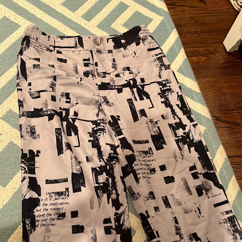 Pattern pants